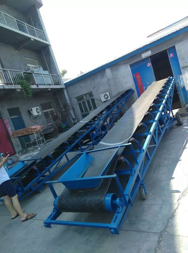 皮帶輸送機(jī)如何防止物料滾滑？